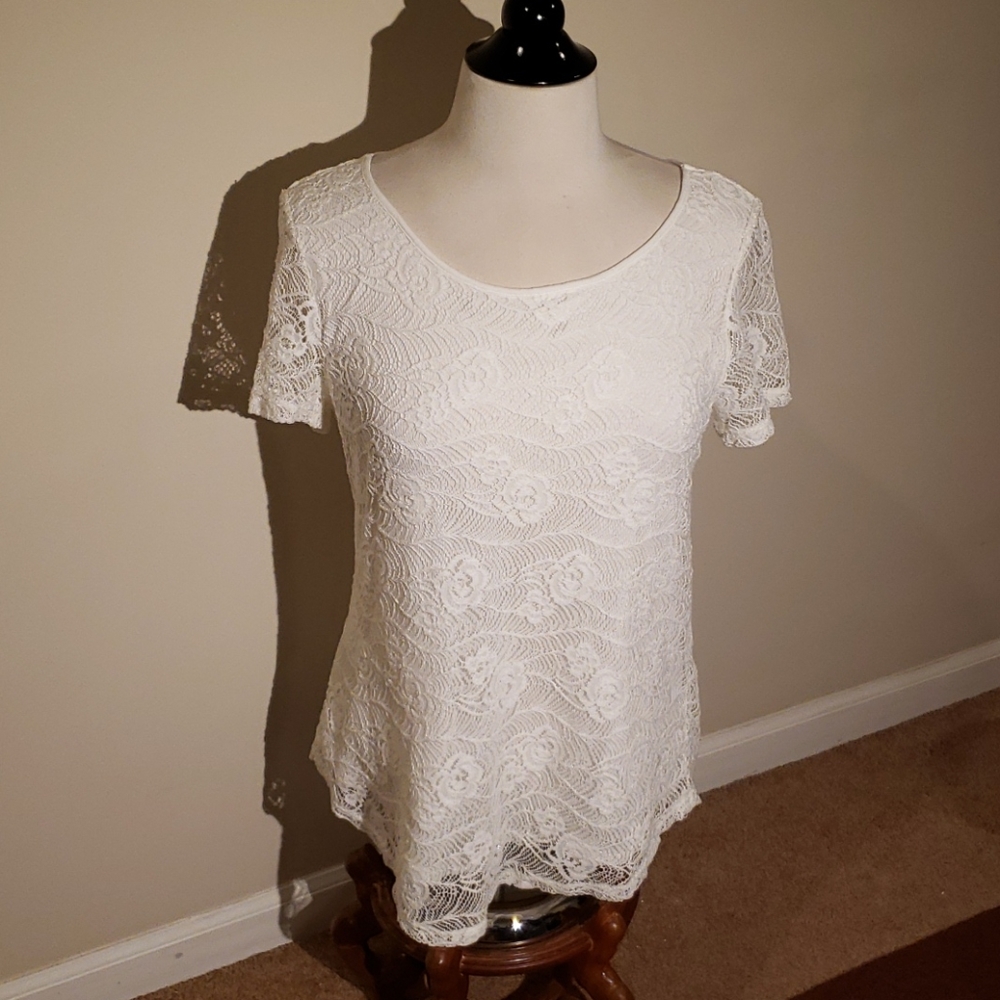 White Top - Picture 2 of 16